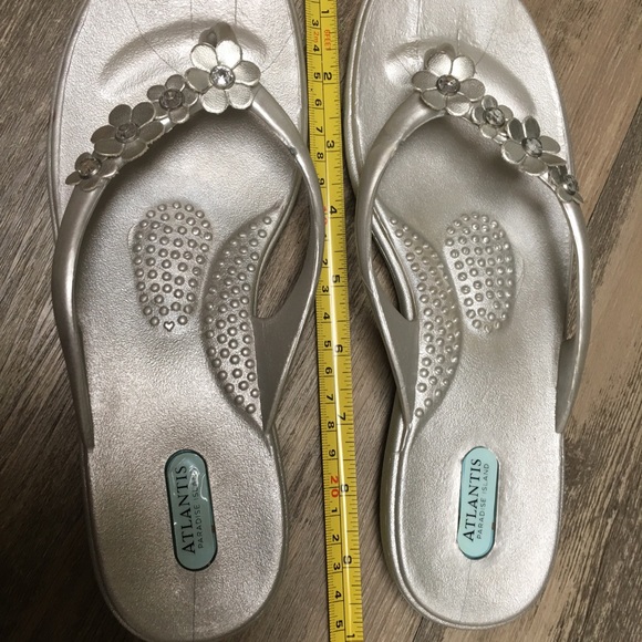 Oka Massaging Flip Flops-Atlantis Paradise Isle - Picture 3 of 4